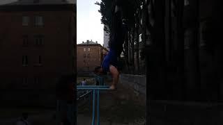 Выход силой в стойку на руках