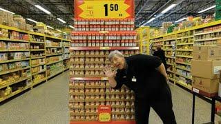 No Frills Supermarket (Loblaws) - Canada - National Retail Format - Designed by Landini Associates