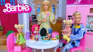 Barbie & Ken Doll Family Packing for School Morning Routine