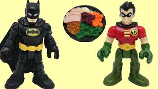 Batman & Superhero Friends Celebrate Thanksgiving