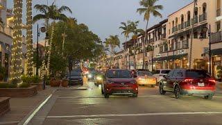 Exploring Naples Florida / The charm of 5th Ave at night.