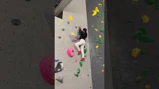 1day. 1upload. Climbing. Bouldering. V0 or V1?? Hard to down climbing.