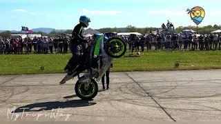 BIKE STUNT SHOW WITH GIRL - GERMAN RACEWARS 