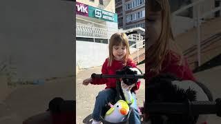 Тася поет песню «Матушка-земля» #дети #топ #прикол #песня
