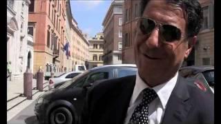 E' la stampa, bellezza! Trailer di "Chi tocca Silvio muore"