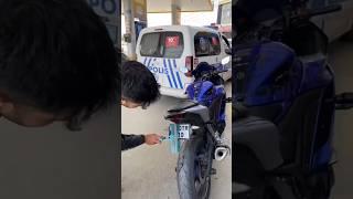 Cops Almost Catch Flip Up Plate On Motorcycle | @hse.alierol on IG #motorcycle #fyp #cop #police