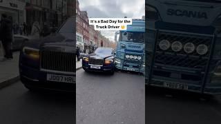 London is chaos Rolls Royce Cullinan crashes with truck. #London #RollsRoyce#Crash @paulbrown_uk