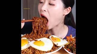 Black Bean Noodles With fried eggs & kimchi️#asmr #mukbang #blackbeannoodles #eating @Fumeyamyam