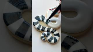 Beetlejuice cookie recipes and supplies linked in my bio #cookiedecorating #oddlsatisfying #asmr