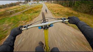 Downhill riding perfect conditions at Vallåsen Bike Park | Sixten Lind