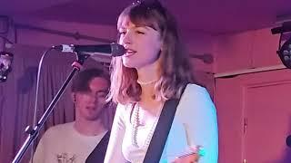 Chloe Slater - Sucker - Live at YES Manchester, 2025.