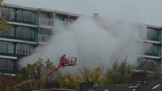 Vele hulpdiensten met spoed naar grote brand in Rotterdam