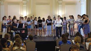 KATICA ILLÉNYI & Zoltán Kodály Hungarian Choir School's student: Panis Angelicus #theremin