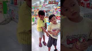 TRIK AZKA BIAR GA ANTRI DI KASIR #trending #comedy #humorsegar #funny #shorts