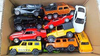 Box Full of Diecast Model Cars \ Miniature cars from the box 03