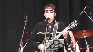 MARK BARNETT As ROY ORBISON:"Crying"