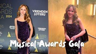 Musical Awards Gala - Emma Kok presents an Award