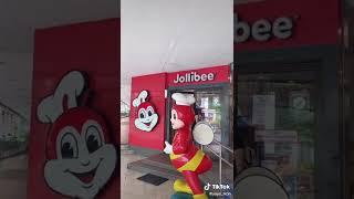 OMG YUNHYEONG SPOTTED EATING AT JOLLIBEE #iKONinManila #yunhyeong #아이콘 #ikonic #jollibee