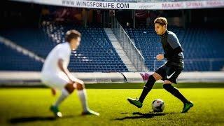 Hachim Mastour plays FIFA 14 - Player vs. Gamer