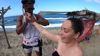 STREET MASSAGE on a BEACH in VENEZUELA - LA GUAIRA | GLADYS SEARA VLOGS