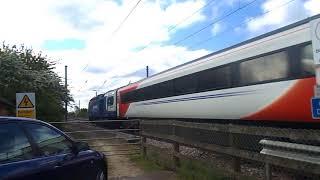 EMT 43 075 and 43 061 pass Abbots Ripton Level Crossing. *1 tone*