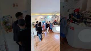 Where Kindness Needs No Words [Tracy Huynh] #kindness #viral #action #hero #respect #help #happy