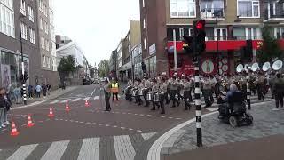 Maastrichtse Verkennersband in Vlaardingen tijdens streetparade tgv 60 jaar Thalita