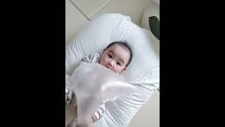 비닐봉지 보고 신기해하는 해솔 : Haesol is interesting a plastic bag