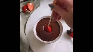 ایده خلاقانه قلب شکلاتی با توت فرنگی ولنتاین یا Chocolate Strawberries