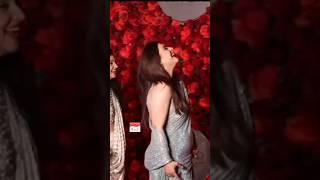 #kajol bhayankar laugh 🫣️ At Anand Pandit 60th Birthday Bash