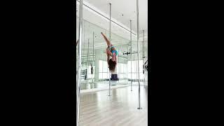 Intermediate to Advanced Pole Dance on Spinning Pole with Sarah Jones - @sarah_polefitdubai