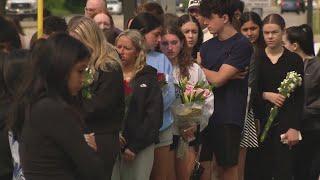 Buffalo Grove community mourning loss of four high school students