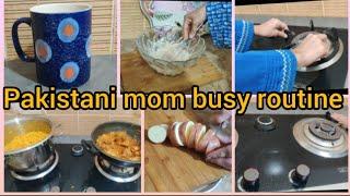 Pakistani mom busy routine|Chicken karahi recipe|Dahi bhalay|New vlog|Huda's kitchen