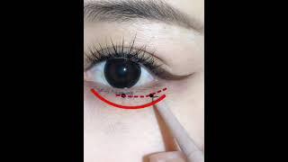 Eyeliner tutorial for beginners! #eyeliner #eyelinertutorial #eyelinerhack #makeuptutorial