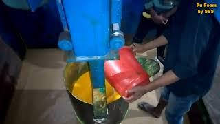 फोम कैसे बनती है? !! Foam kaise banai jaati hai? #foam #machine