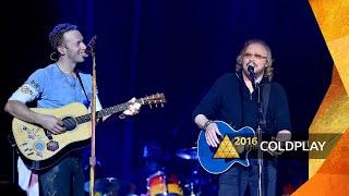 Coldplay - Stayin' Alive (feat. Barry Gibb) (Glastonbury 2016)