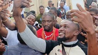 VERYDARKMAN CAUSE COMMOTION AS HE STEP OUT OF IKEJA HIGH COURT FEMI FALANA VS VERYDARKMAN CASE BEGIN