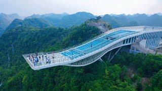 Glass observation platform on cliffs - Leye CloudSeaSkyboat in Guangxi, China懸崖峭壁上的玻璃觀景平臺-中國廣西樂業雲海天舟