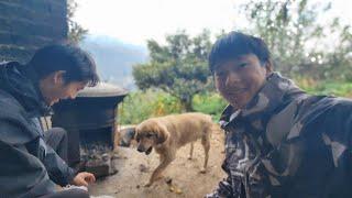 弟弟建房第三天，推砖修车买物资，一天过的很充实Two brothers are building houses in rural China.