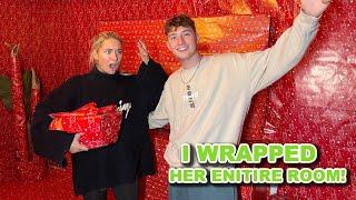 I WRAPPED MY SISTERS WHOLE ROOM IN CHRISTMAS PAPER!! (PRANK)