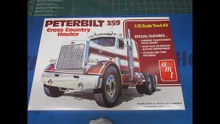 Peterbilt 359 Cross Country Hauler Cummins Diesel Conventional Semi Tractor 1/25 Scale Model Kit