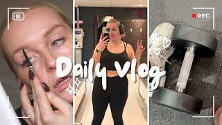 Daily Vlog // Is Brown Mascara A Game Changer? Back At The Gym & More!