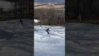 Đán snowboards like a Godzilla