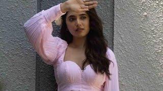 Actress Priyanka Mohan Hot and Sexy Photoshoot in Pink Blouse 2022