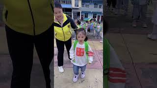 放学咯，我们要做一个又礼貌的小朋友 #亲子#日常