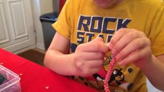 The Works Loom Bands | Fishtail Bracelet Step 2 - Attaching the S Clip