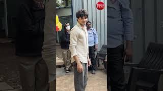 Abhay Verma's cute moment with his girl fans #abhayverma