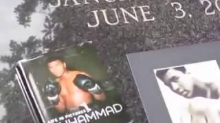 Kevin Grace visits the grave of Muhammad Ali in Louisville, KY