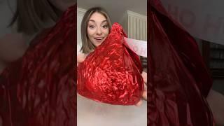 Biggest vs smallest Hershey’s kiss!  #comedy #chocolate