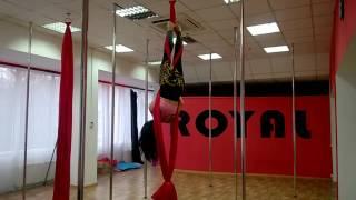 Оксана Власюк,  флажок на полотнах, ROYAL pole dance